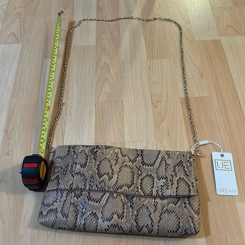 Snakeskin pattern crossbody clutch NWT